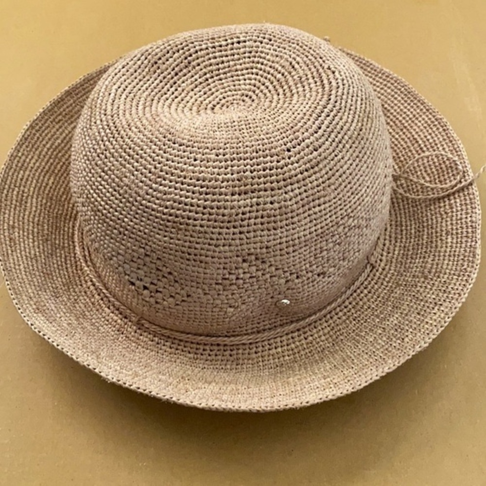 Helen Kaminski Round Crown Packable Raffia Hat